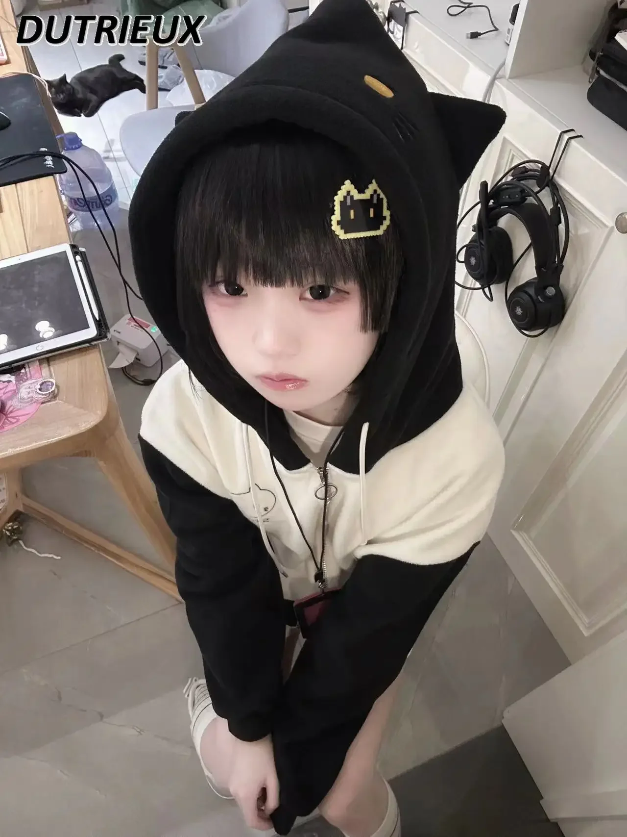 Japanese Spring Shoulder Sleeves Sweet Girls Versatile Sweatshirt Black White Contrasting Color Zipper Cardigan Hooded Jacket