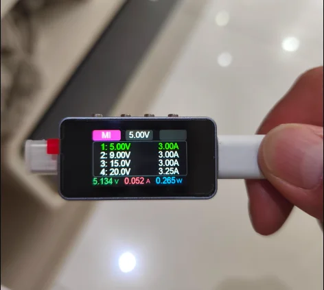 

RK-C1 Color Screen Power Meter, Fast Charging Tester for Voltage/Current Measurement, 8A Capacity with Gravity Rotation Sensor