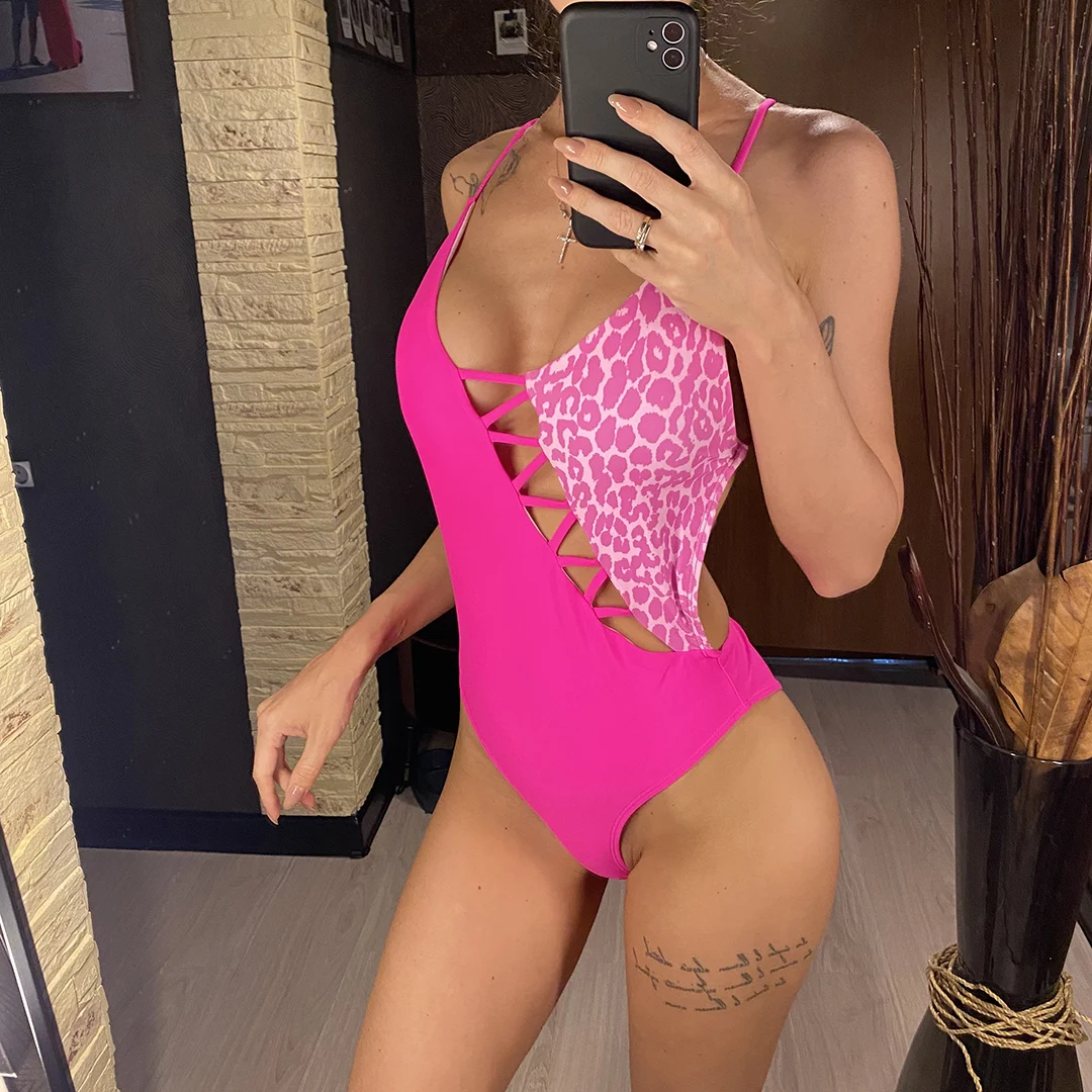 Leopardmuster, Patchwork-Design, rückenfreier Badeanzug, Damen-Badebekleidung, Damen-Monokini, hoch geschnittener Badeanzug, Badeanzug, Modell V4556. – Detail 3