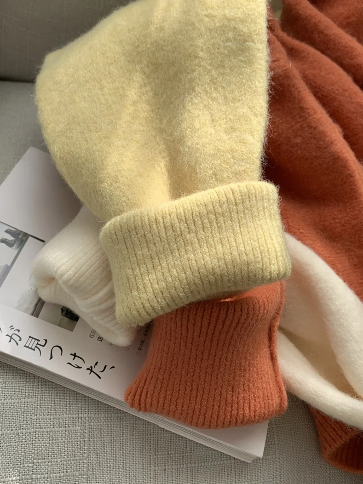 Thiened eep Fluwelen gele gebreide trui Losse ronde Ne Big Sweater Comfortabele Lazy Sle Dames Herfst Faion