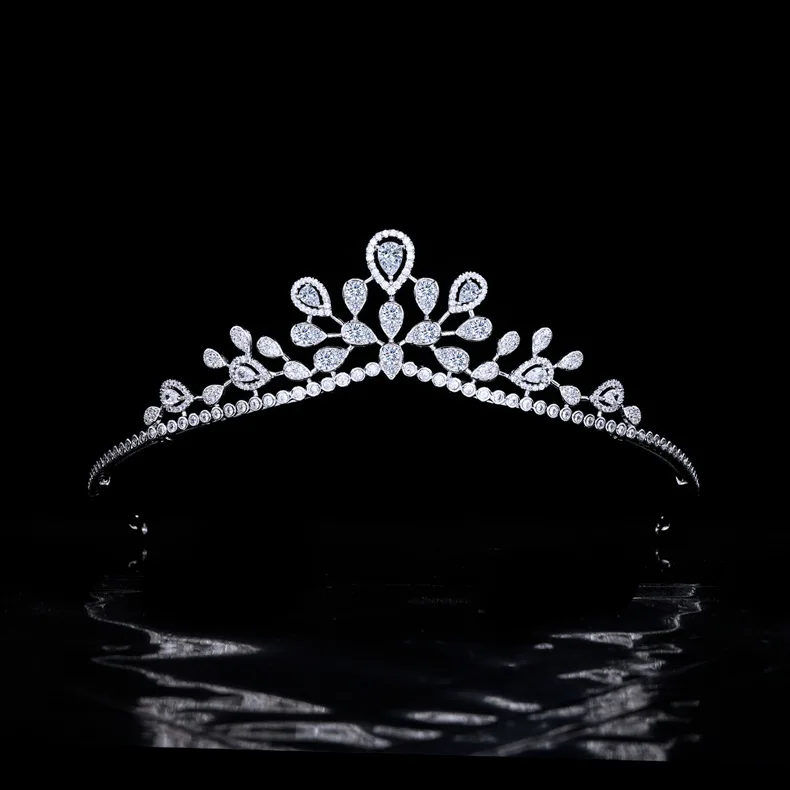 

Simple and elegant women's light luxury headwear crown jewelry is suitable for brides weddings and holiday officiant gifts H-11