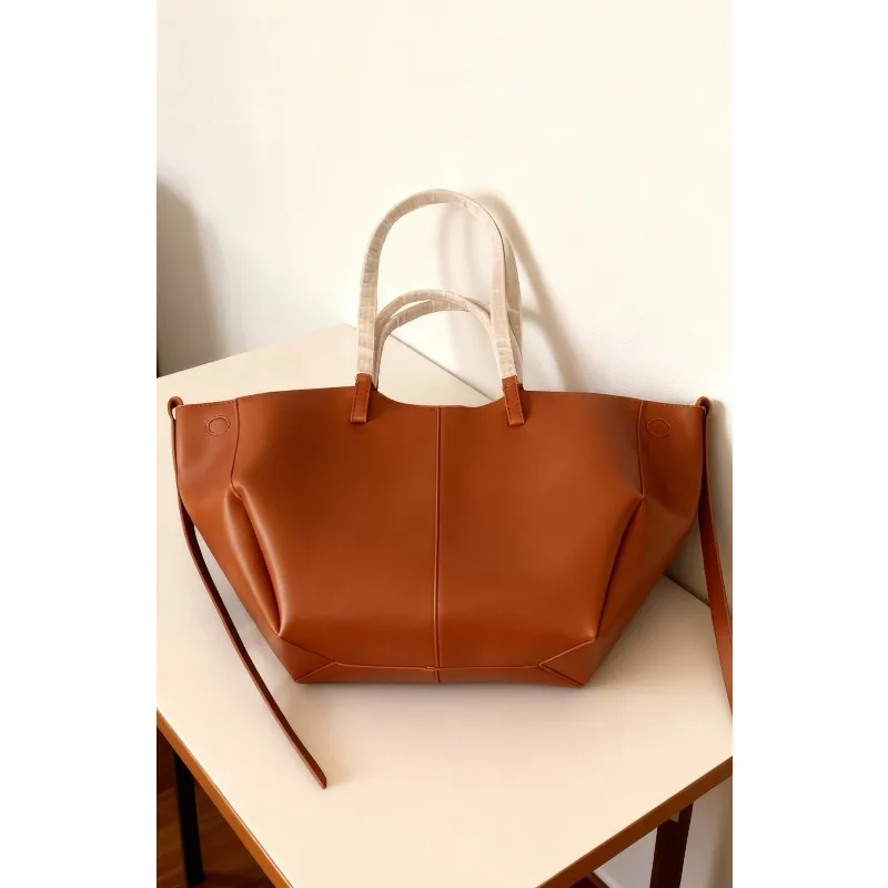 

Ladies' leisure commuting shoulder bag, fashionable and popular wing bag, luxurious multifunctional large capacity handbag