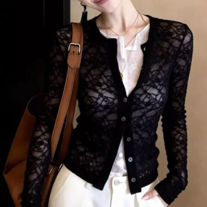 2026 Spring New Style Slimming and Age-reducing Royal Sister Style Contrasting Color Fake Two-piece Lace Top
