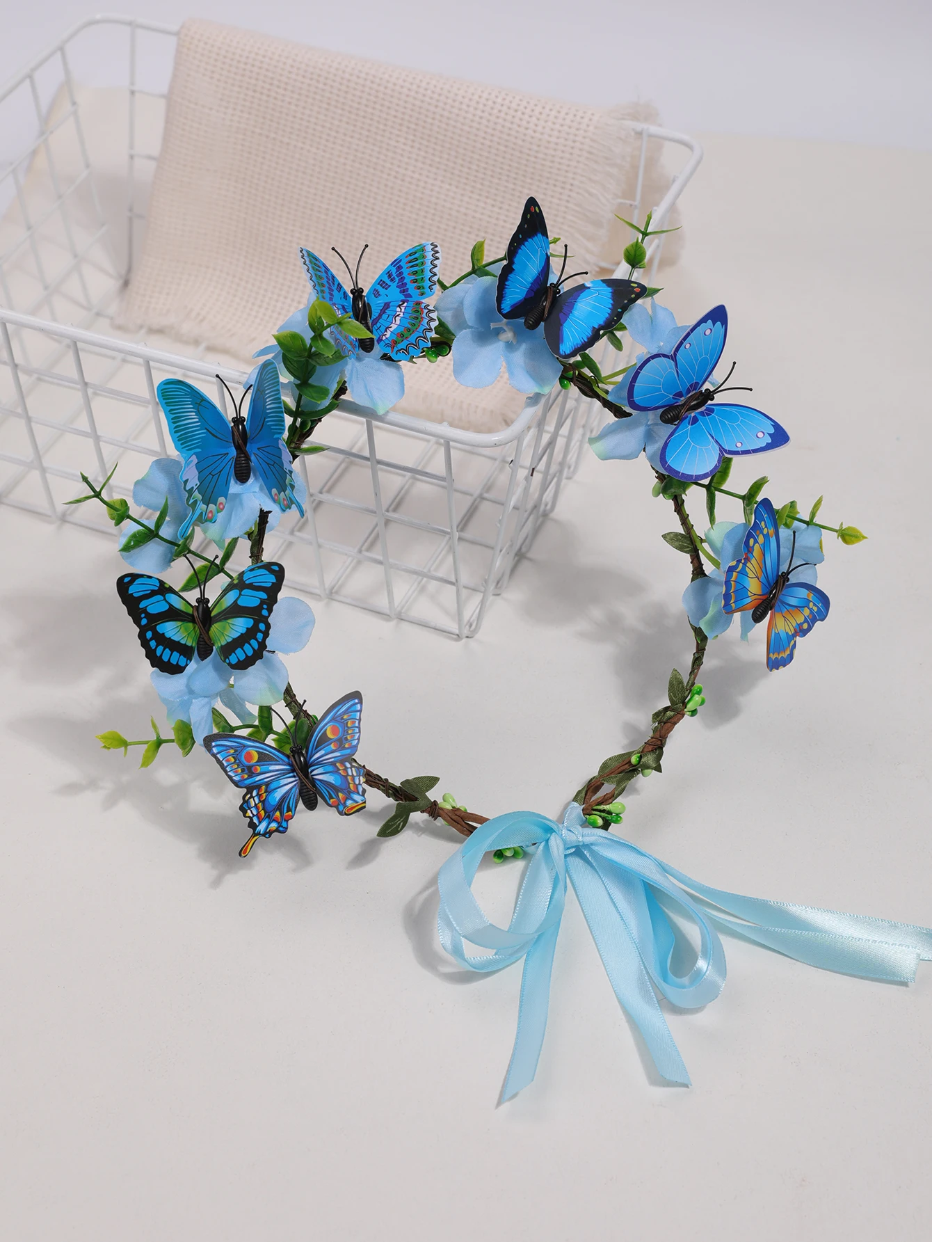 Forest style flower wreath headwear simulation super immortal wedding flower children wearing headbands, travel photos, children