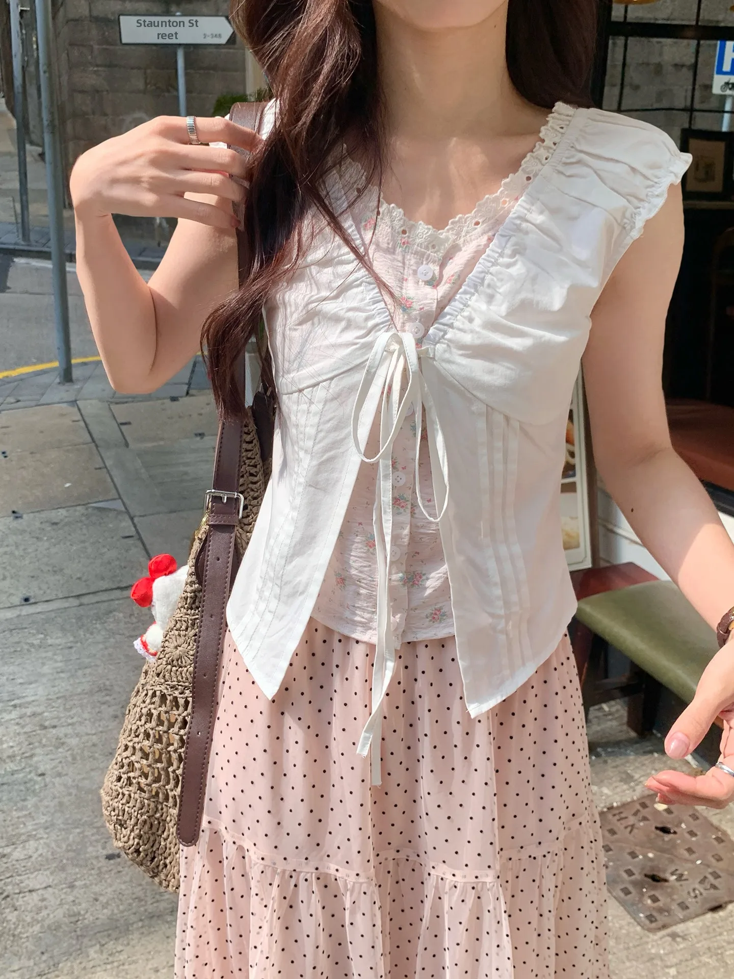 

Sweet Style Floral Print Sleeveless Shirt Women's Summer White Vest Top Knot Design Casual Cotton Blend Comfortable Fit Shirt