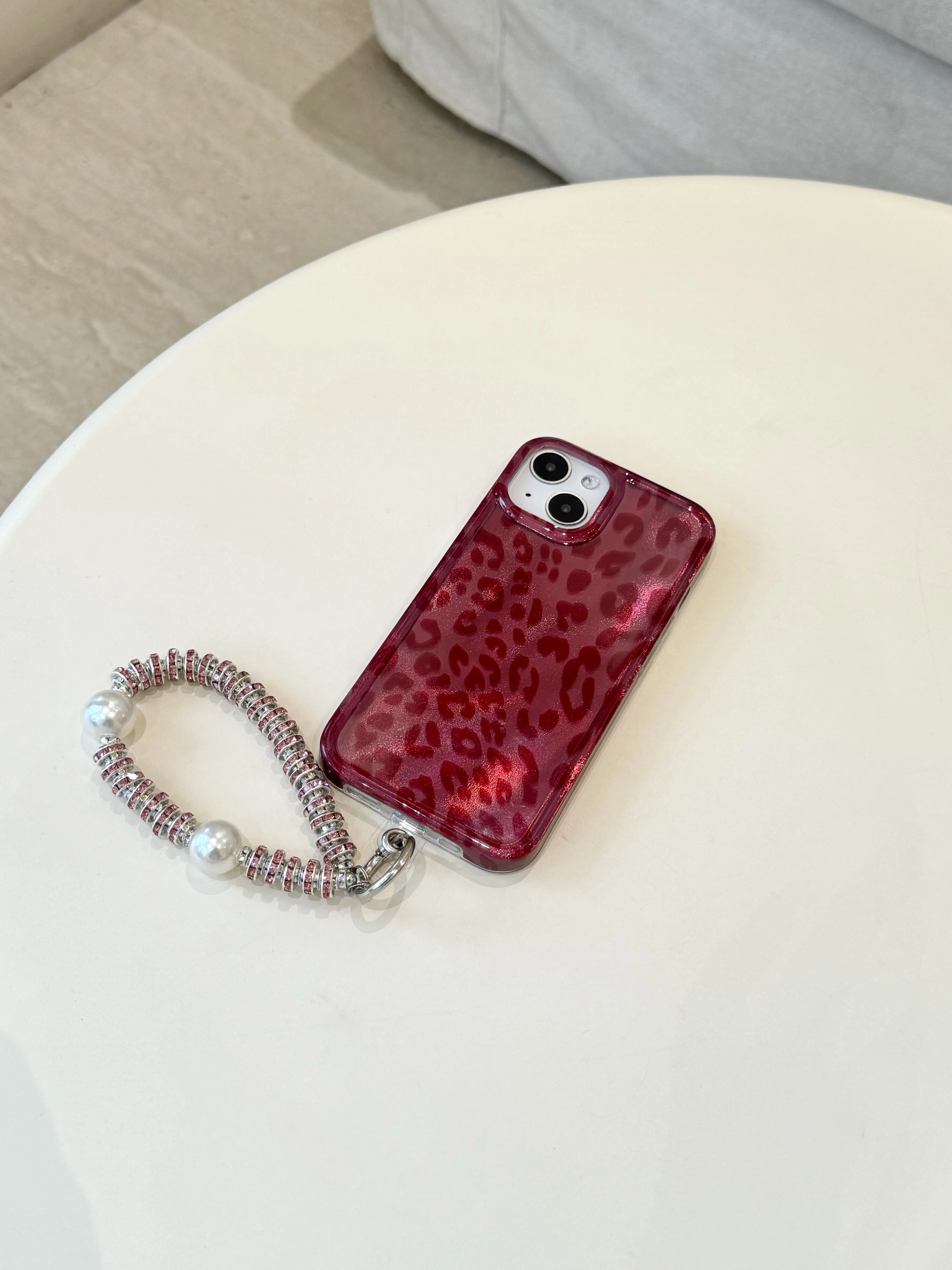 Ripple Texture Red Leo Prints Telephone Line Wrist Chain Case for iPhone 15 14 13 Pro Max Back Phone Cover for 12 Pro Capa
