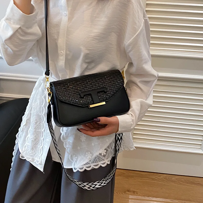 

The Luxury High-end Niche Brand Personalized Casual Design, Fashionable and Trendy Single-shoulder Crossbody Saddle Bag