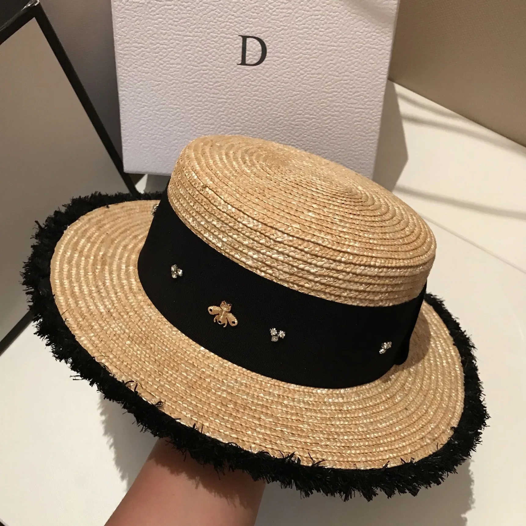 Natural grass wheat straw woven flat top hat summer outdoor shade sunscreen rhinestone women\'s straw hat travel fashion sun hat