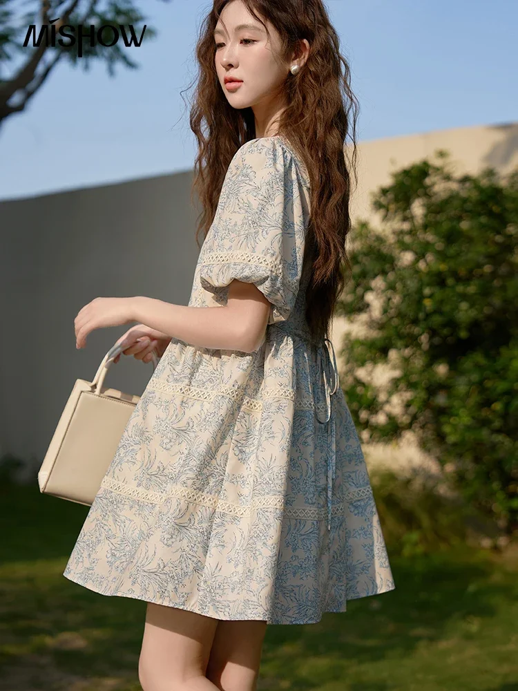 MISHOW Square Collar Blue Floral Dress 2023 Summer French Retro Puff Sleeve Lace Doll Sweet Loose Knee-Length Dresses MXC38L1520