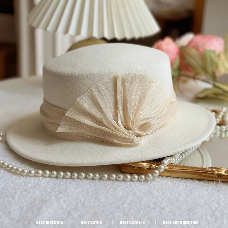 

Flat top hat for autumn and winter, high-end boutique silk and linen peacock fan felt hat with wide brim, big face, small