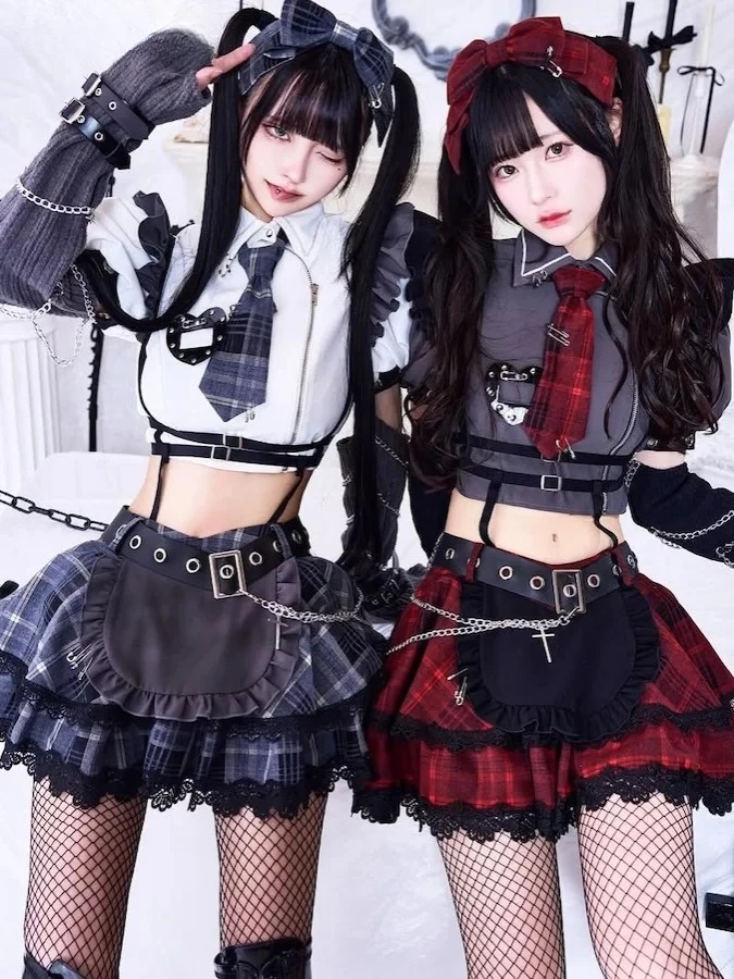 

Gothic Punk Girl Cosplay Suit Chain Oversleeves Sweet Bubble Sleeve Shirt Slimming Top and Plaid College Pleated Short Skirt