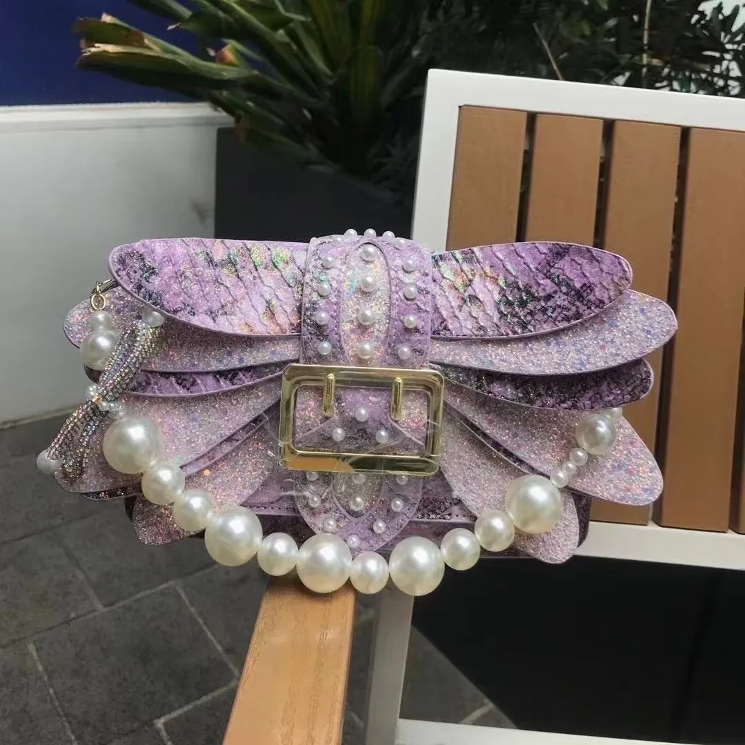 

Модная вечерняя сумка-клатч 2026 с жемчугом, разноцветными заклепками, крыльями-бабочками и цепочкой, сумка через плечо в стиле стрекозы