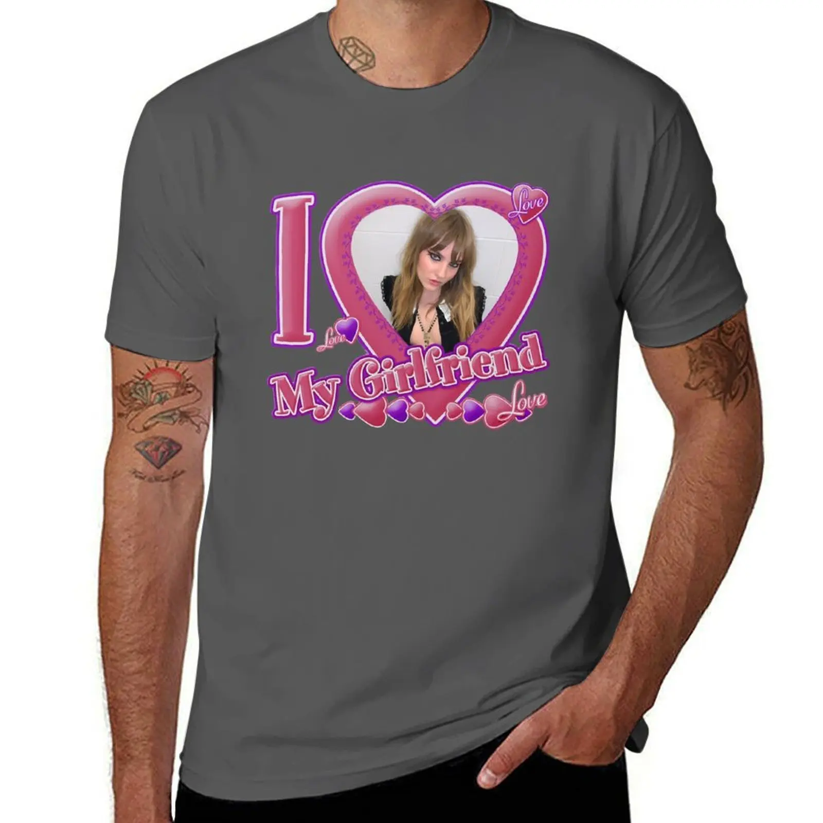 Grapgic Victoria-de Angelis I Love My Girlfriend T-Shirt Christmas Theme Tee Top