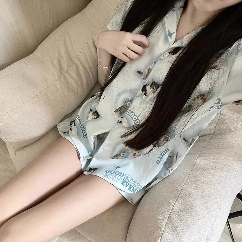 Blau Neue Cartoon Katze Nette Haustier Kurzarm Shorts Pyjamas Komfortable Hause Kleidung Kawaii Koreanische Stilvolle Hause Kleidung Satin Seide