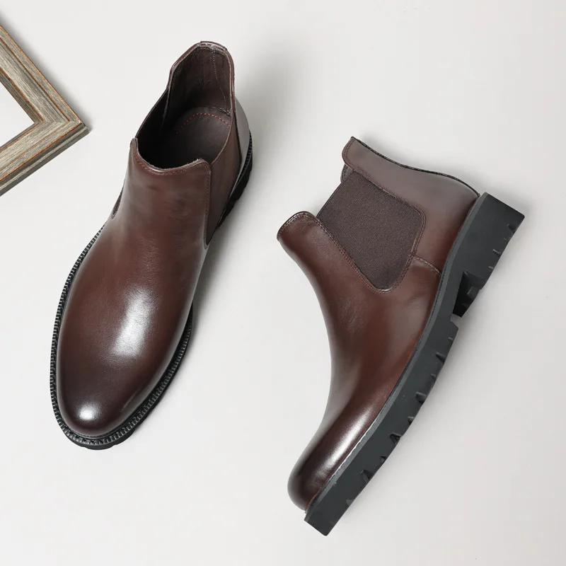 Men's high top shoes with soft sole and leather surface, round toe, made of cowhide, European style leather boots