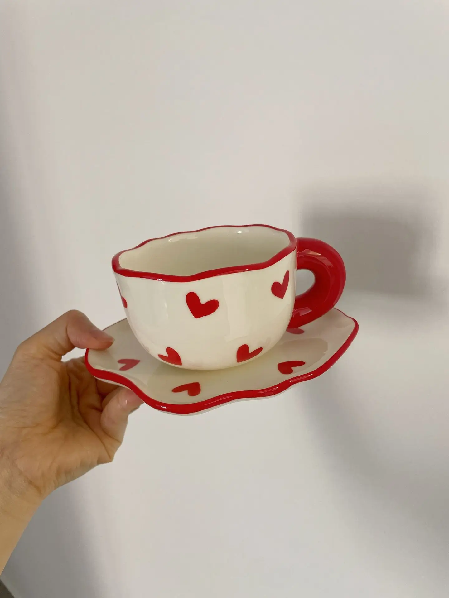 180ml 6oz Hand Paint Love tazza da caffè in ceramica e piattino Set carino bella Red Love Printing Set di tazze fatte a mano