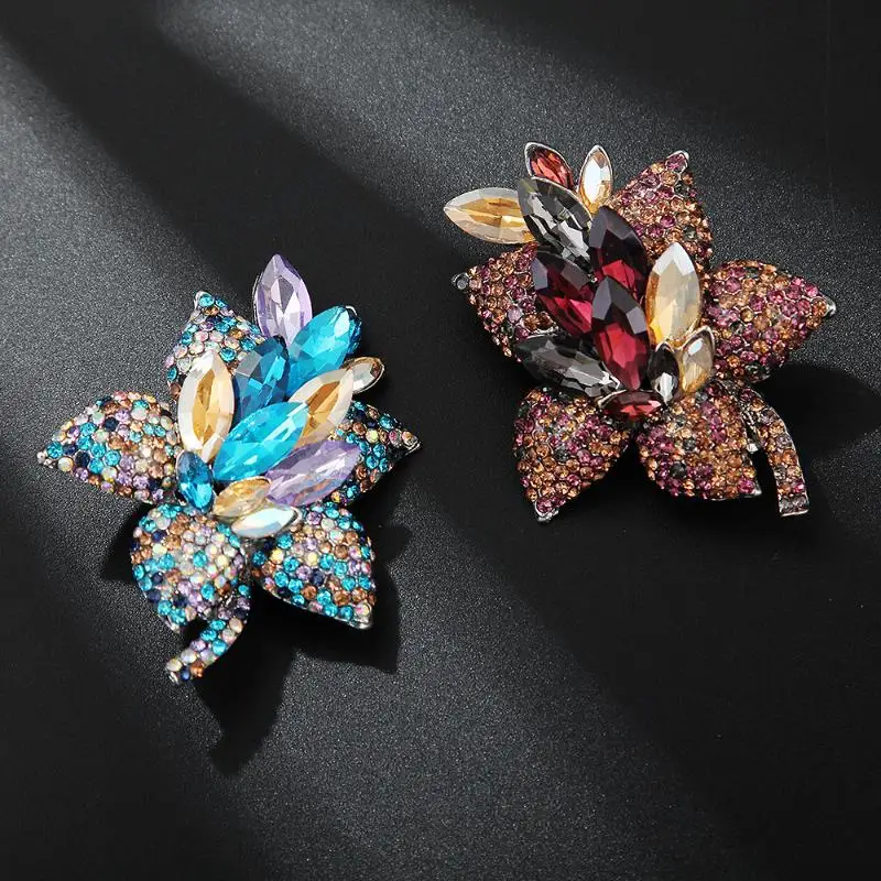 Cute Crystal Rhinestone Flower Shape Brooch Sparkling Women Jewelry for School Activity Uniform Hat Decoration