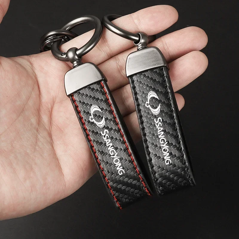 Car Carbon Fiber Leather Keychain Horseshoe Buckle Jewelry for SsangYong Kyron Stavic Rexton Sports Tivoli Musso Car Accessories