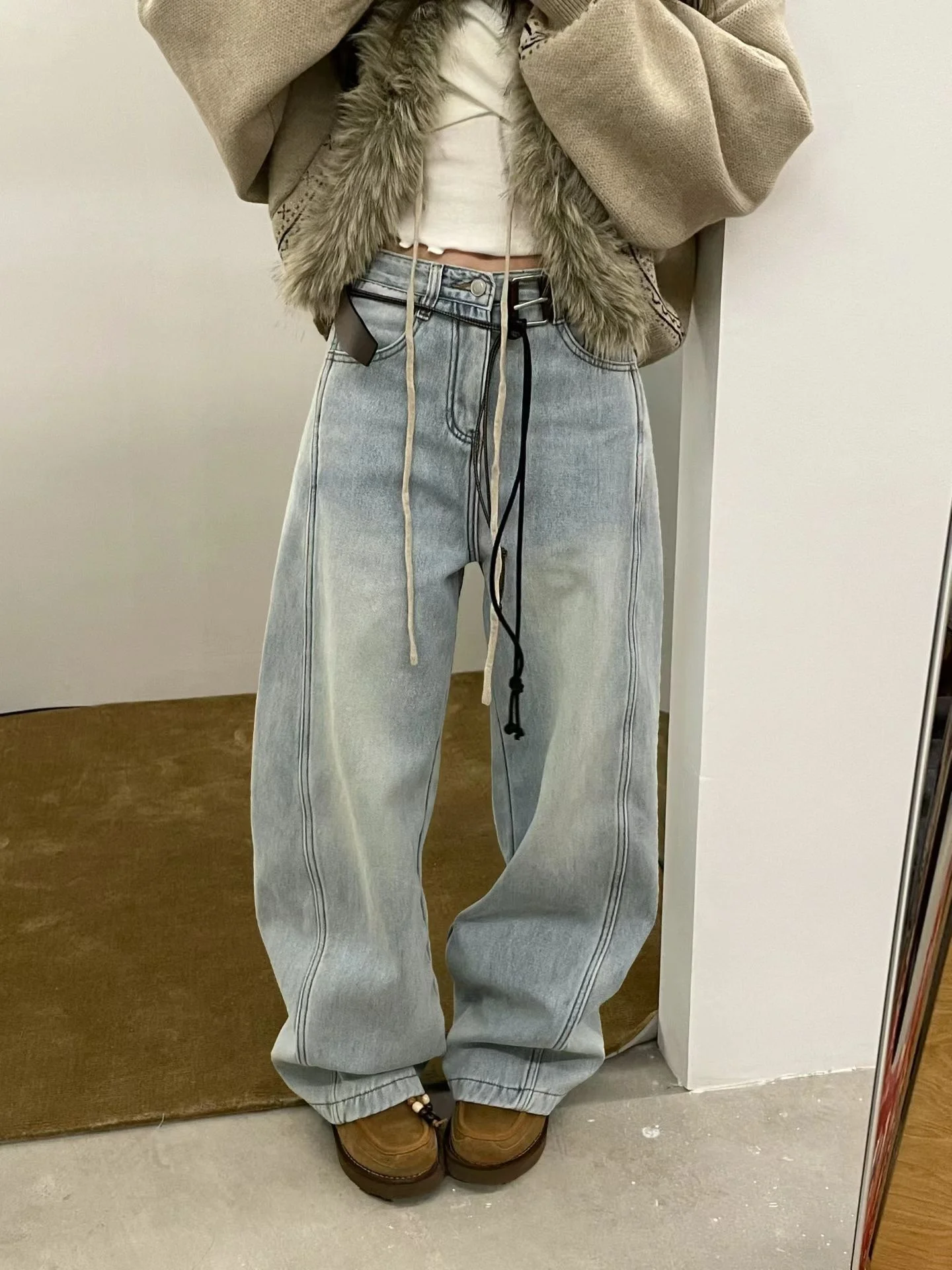 

Новые женские джинсы с высокой талией, свободного прямого кроя, винтажные, с эффектом потертости, широкие брюки, модные повседневные штаны 2026 года