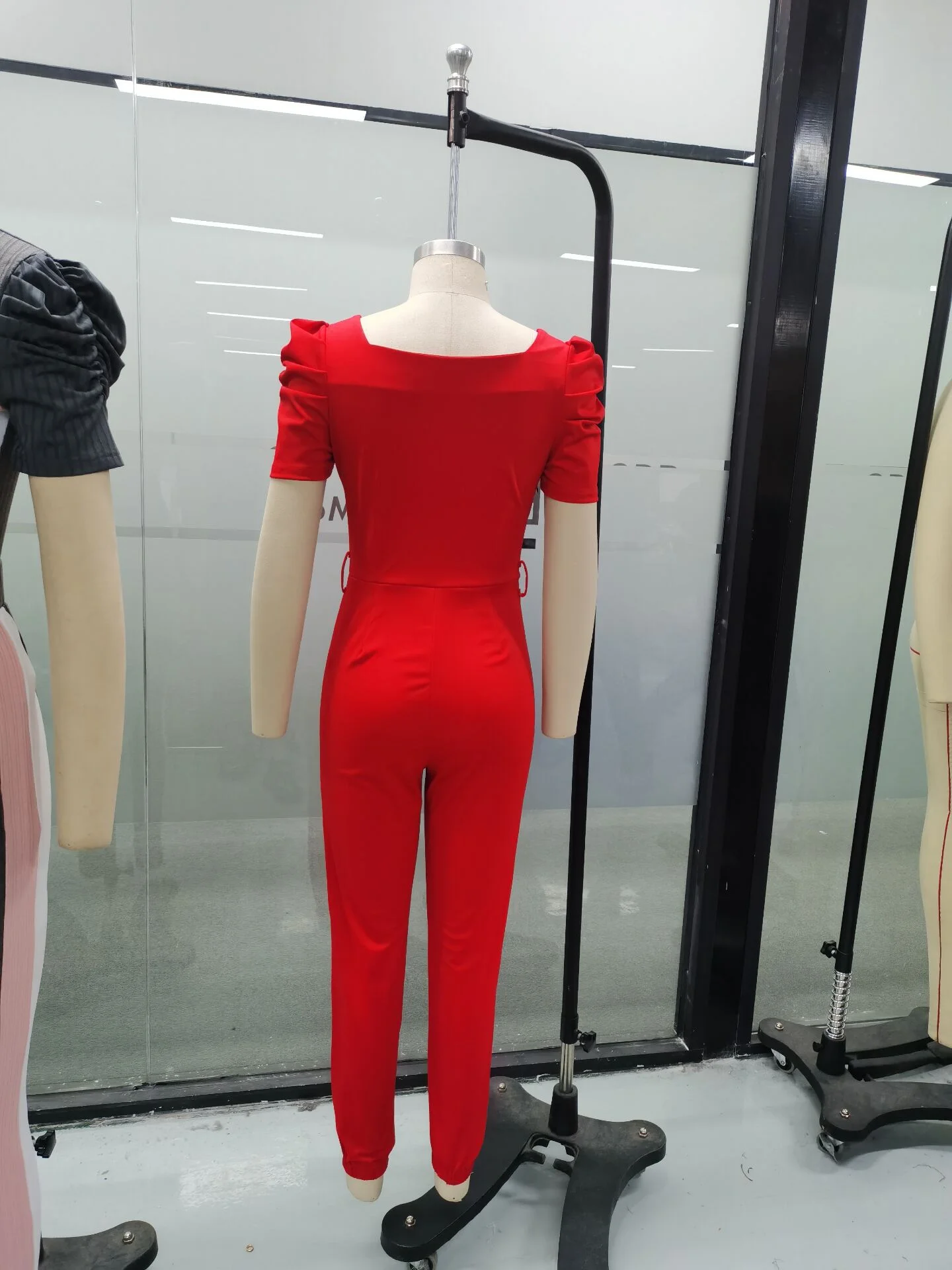 ผู้หญิงUrbanสไตล์Jumpsuit 2024 ฤดูใบไม้ผลิฤดูร้อนล่าสุดอารมณ์อังกฤษVคอแขนฟองRomperยาวกางเกงบอดี้สูทแน่น