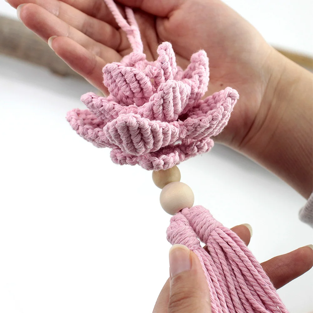 مجموعة واحدة من مجموعة مكرامية اللوتس المعلقة على الحائط مع برامج تعليمية خطوة بخطوة للمبتدئين، لوازم يدوية ذاتية الصنع.