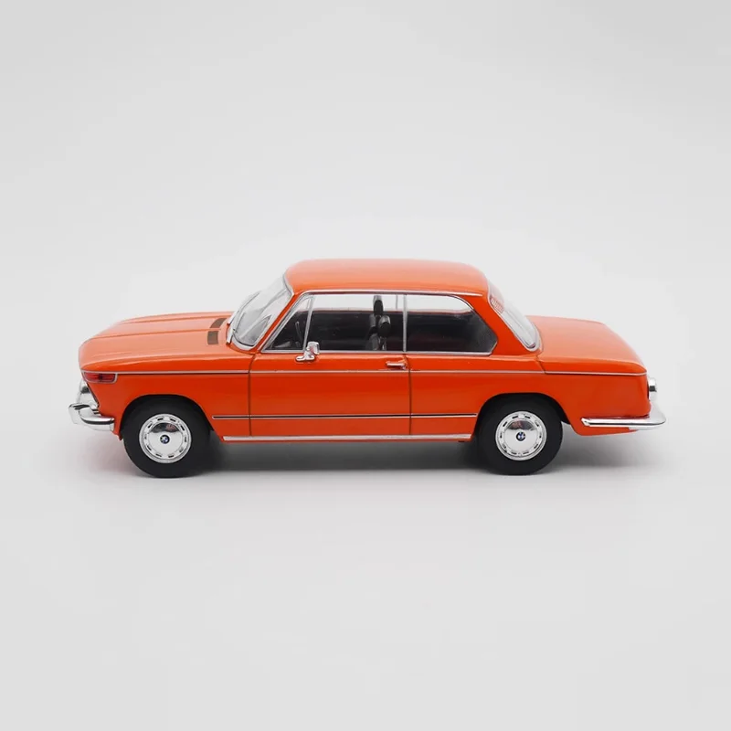 IXO 1:24 Scale 2002 TII 1971 Classic Car Model Diecast Alloy Finished Product Simulation Car Toy Static Model Display