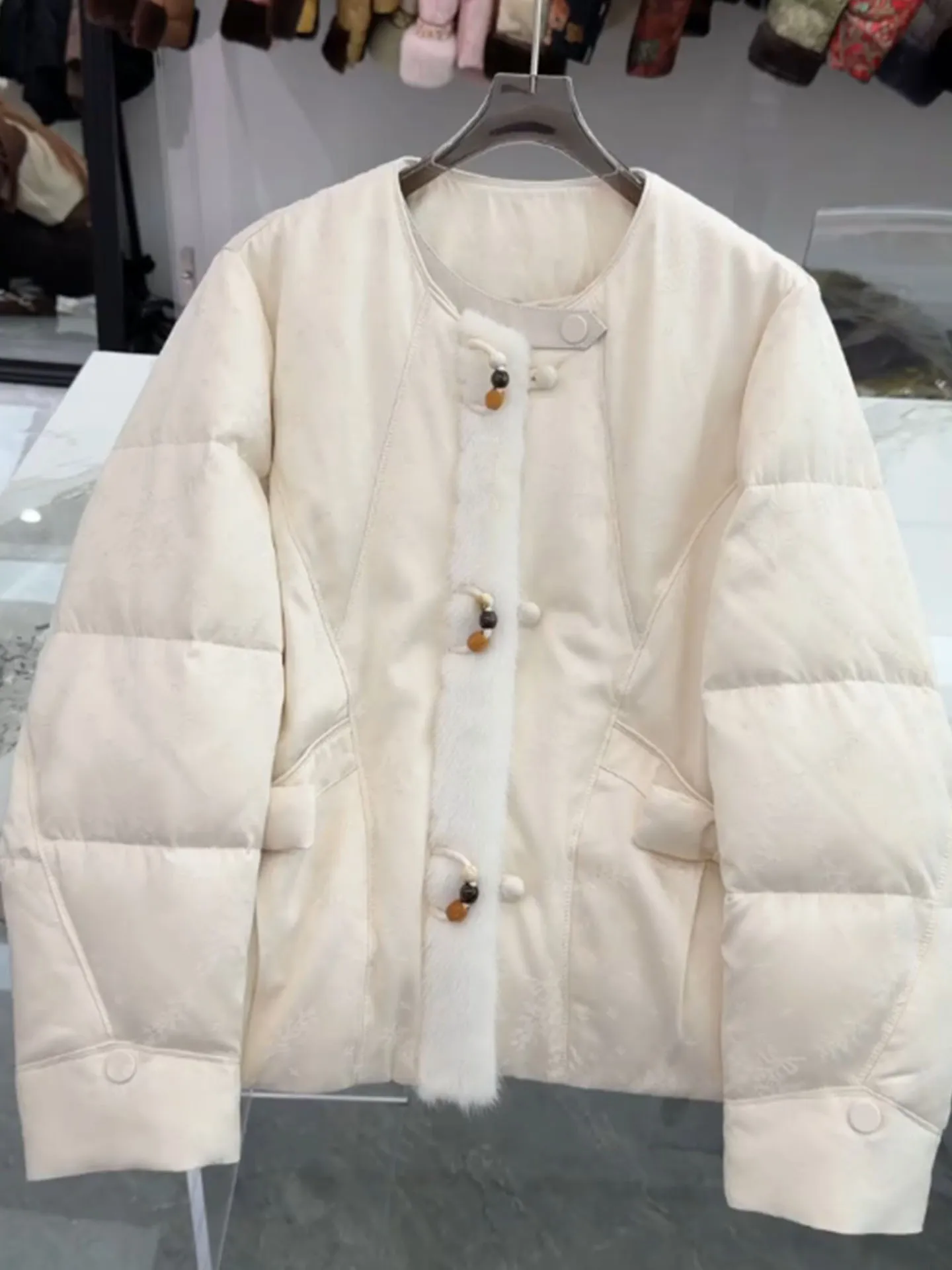 

New Chinese Sle ort White down Jaet Women's Winter Warm High-End Sensation Small ence Outerwear Polyester Fiber