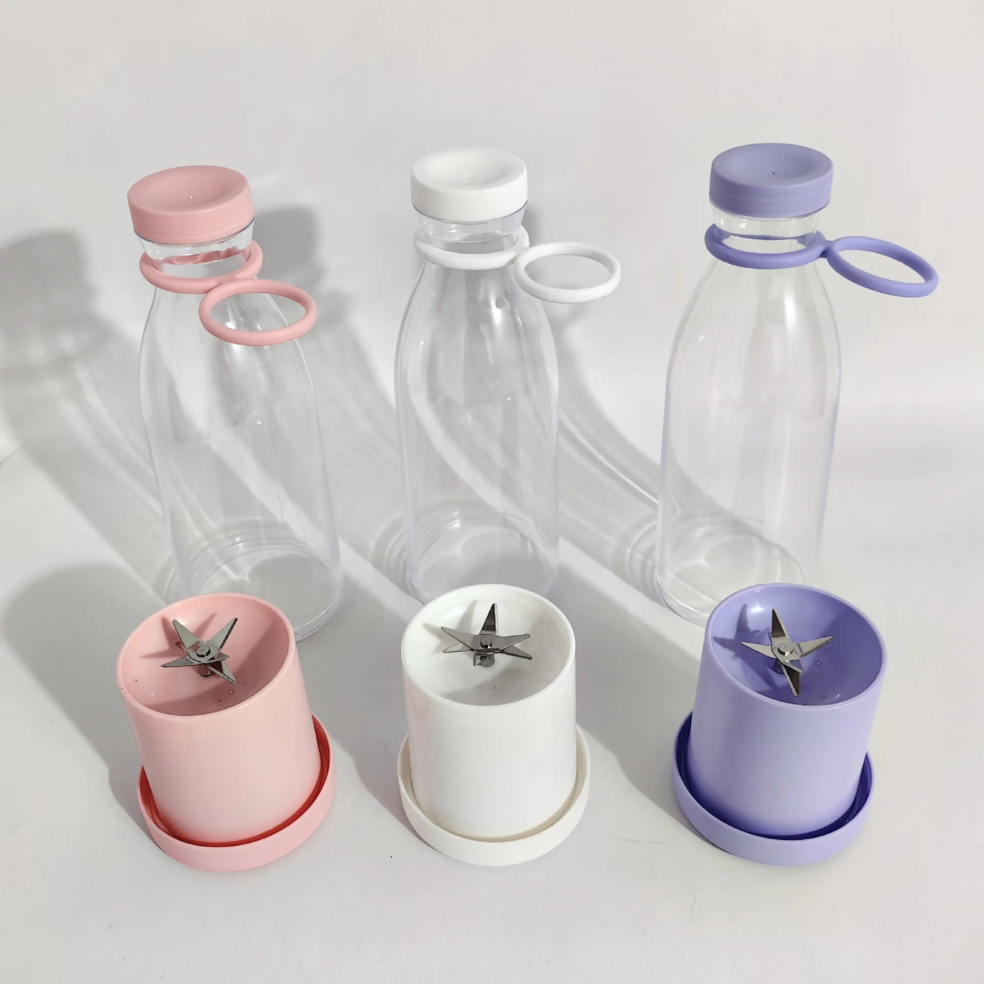 

A Hot saleNew Home Juicer Cup Outdoor Fruit USB6 Blade Knife Head Bottle Juicer Portable Student Electric Juice Machine