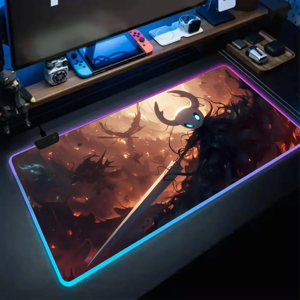 

Коврик для мыши Cool Hollow Knight Silksong RGB Gaming Mouse Pad XXL, расширенная поверхность, нескользящий, гладкий, светодиодная подсветка, идеальный настольный коврик