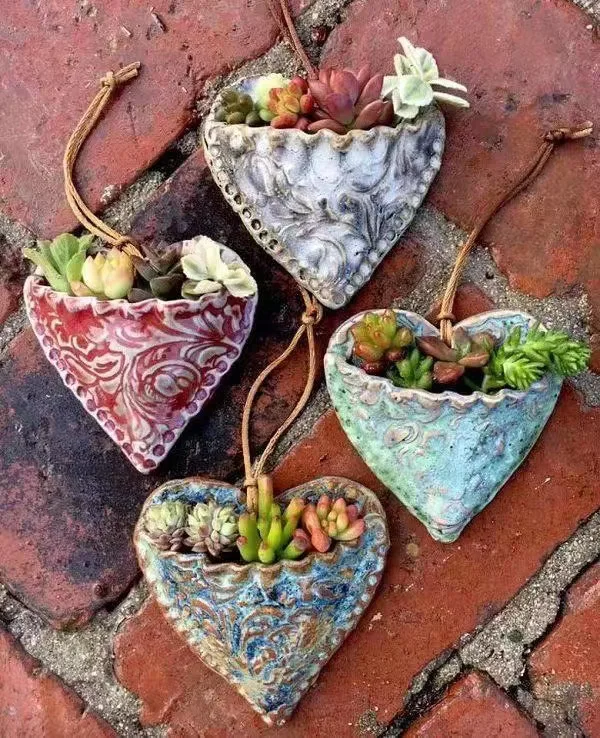 

Resin Planter with Succulent Design - Heart-shaped Wall Hanging Decor, Artistic Home & Garden Ornament, Cute Plant Pot Accessory