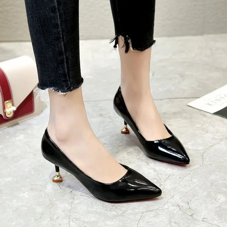 2024 Spring New Soft Leather Mid-heel Heel Shoes Net Red High Heels Patent Leather Working Women\'s Shoes