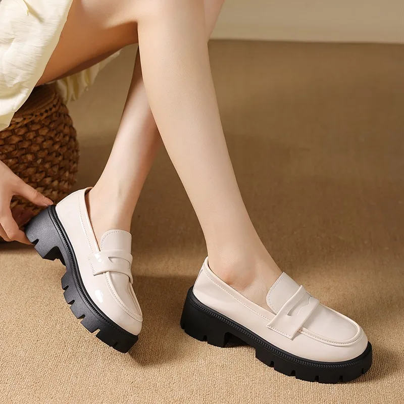 Spring and Autumn New Women's Shoes Versatile Platform Heightened British Style Slip-on Loafers