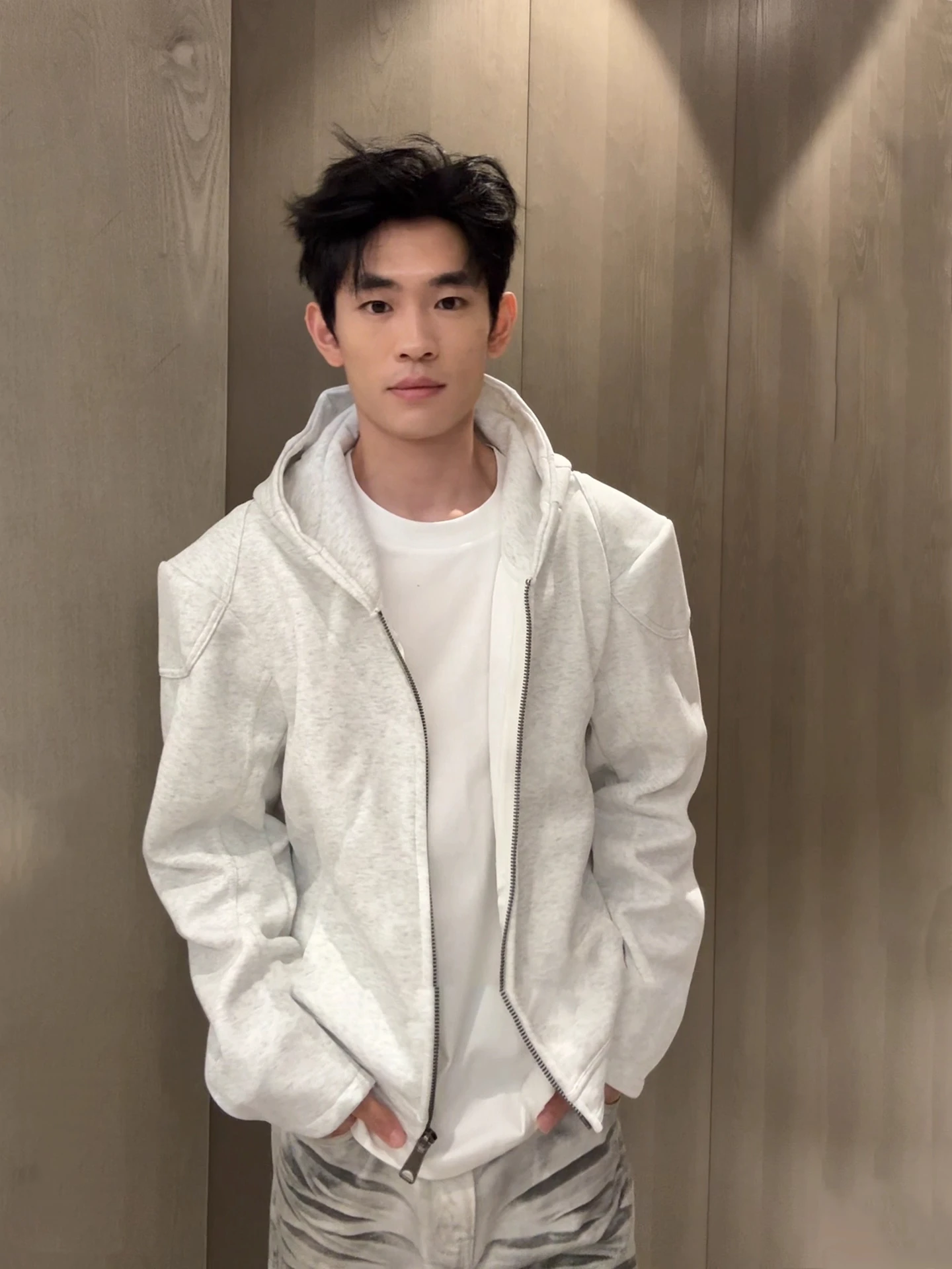 

White ey ort Men's Hoodie Cardigan Comfortable Slim Fit American Sle Cleanfit oulder Pad Jaet Autumn Faion Outerwear