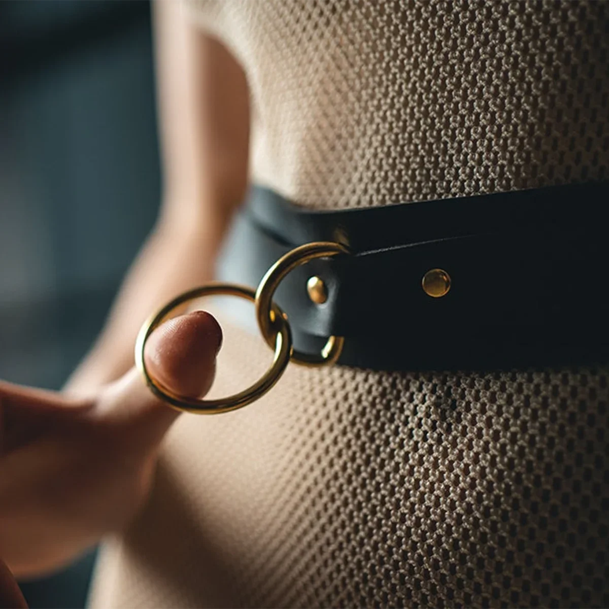 Cinto feminino de couro PU com anel O na frente, cinto de contenção Bdsm, cinto de couro feminino, acessórios de roupas