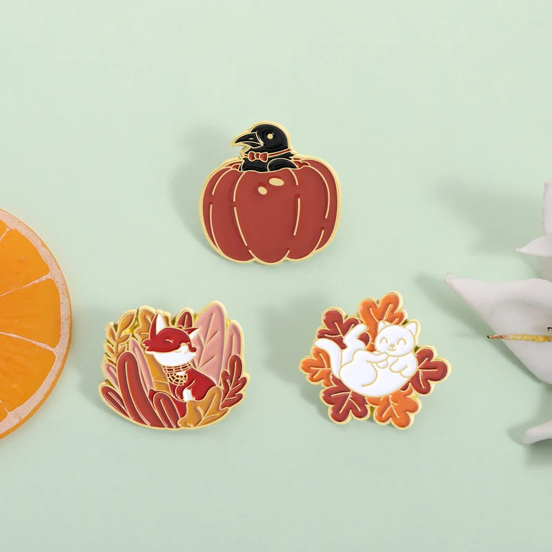 Autumn Thanksgiving Animals Enamel Pins Cute White Cat Fox Crow Animal Brooches Lapel Badge Festival Jewelry Gifts for Friends