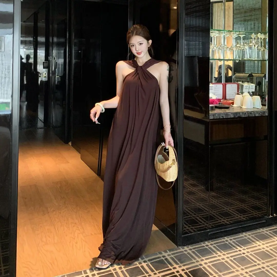 

French Temperament Coffee Color Sleeveless Hanging Neck Dress For Women In The Summer Of 2026, New Slim And Flowing Long Dress