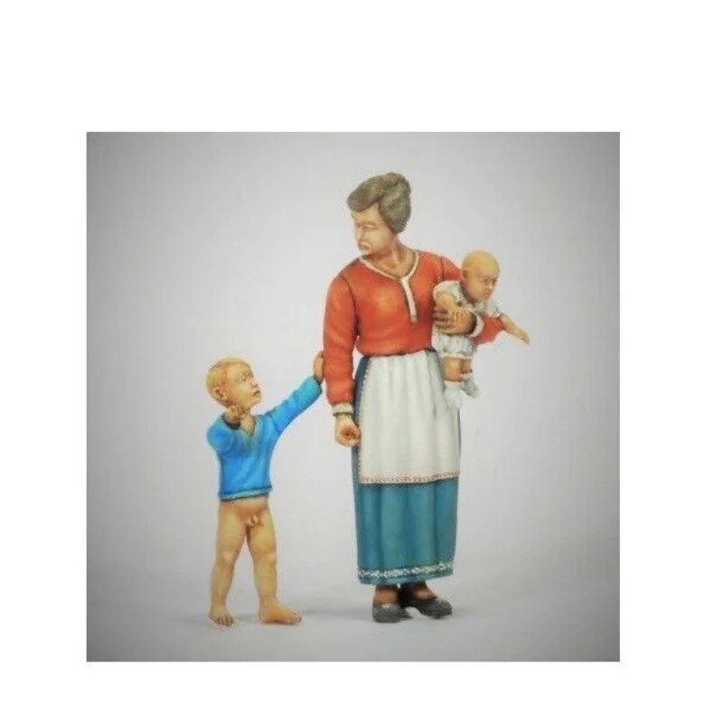 1/35 Resin figure unpainted model Kit, military theme, (mother and child 3 persons) Unassembled and unpainted GK,642