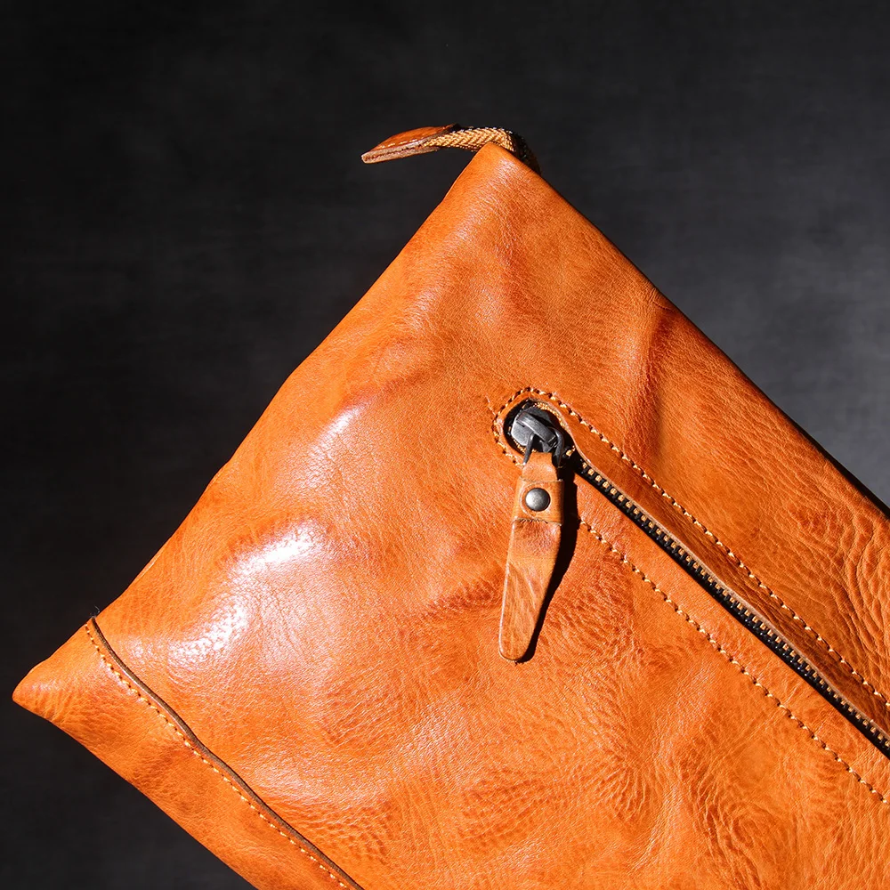S.WORKER Retro-Clutch aus Vollnarbenleder für Herren | Handtasche aus Used-Leder mit Handgelenkschlaufe – Detail 29
