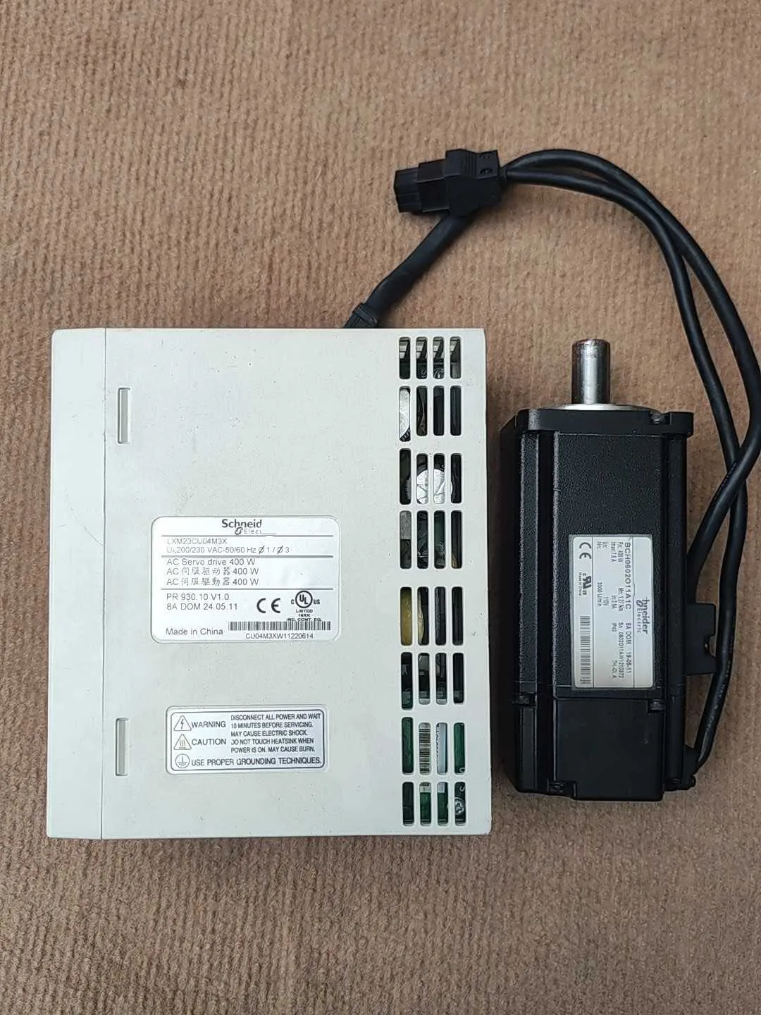 Motor servo da movimentação LXM23CU04M3X BCH0602O11A1C para Schneider