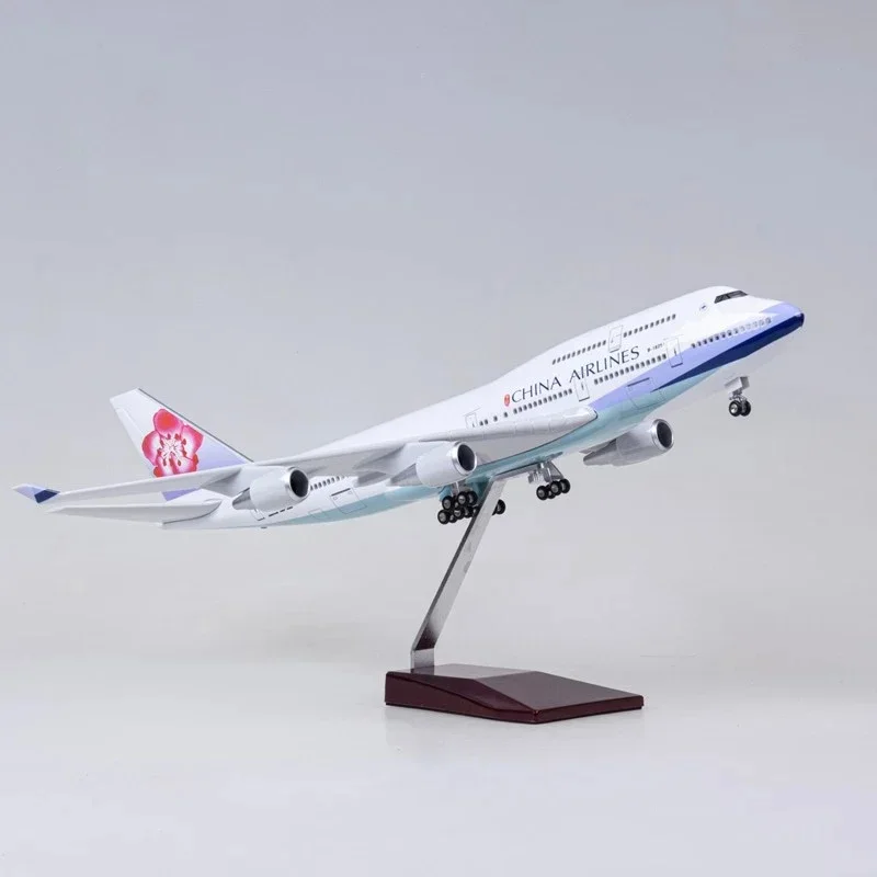 

1/150 Scale Model Airplanes B747 China Airlines 47cm Resin Plane Model W Light And Wheel Landing Gears Child Toy Plane Collected
