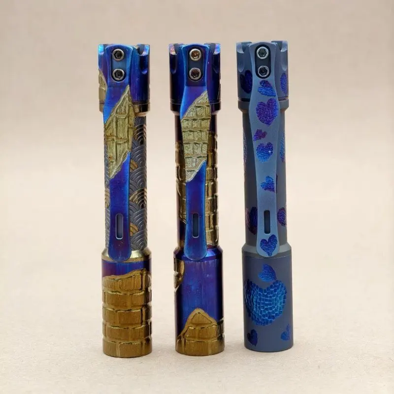 Reylight Pineapple Mini Ti MK II - Lanterna esculpida à mão