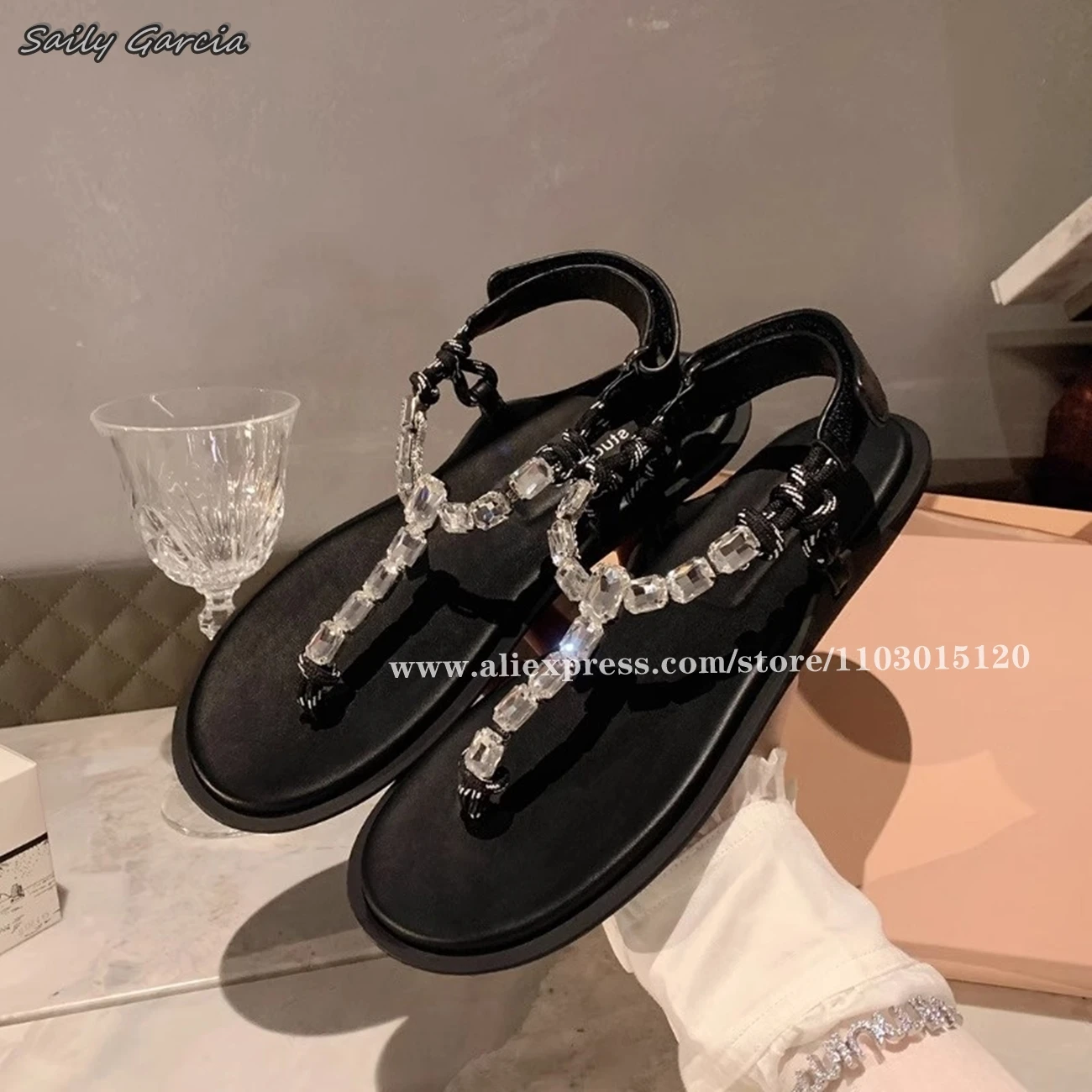 

Genuine Leather Buckle Strap Crystal Flip-flops Sandals 2024 New All-Match Casual Women Flats Open Toe Sexy Roman Style Sandals