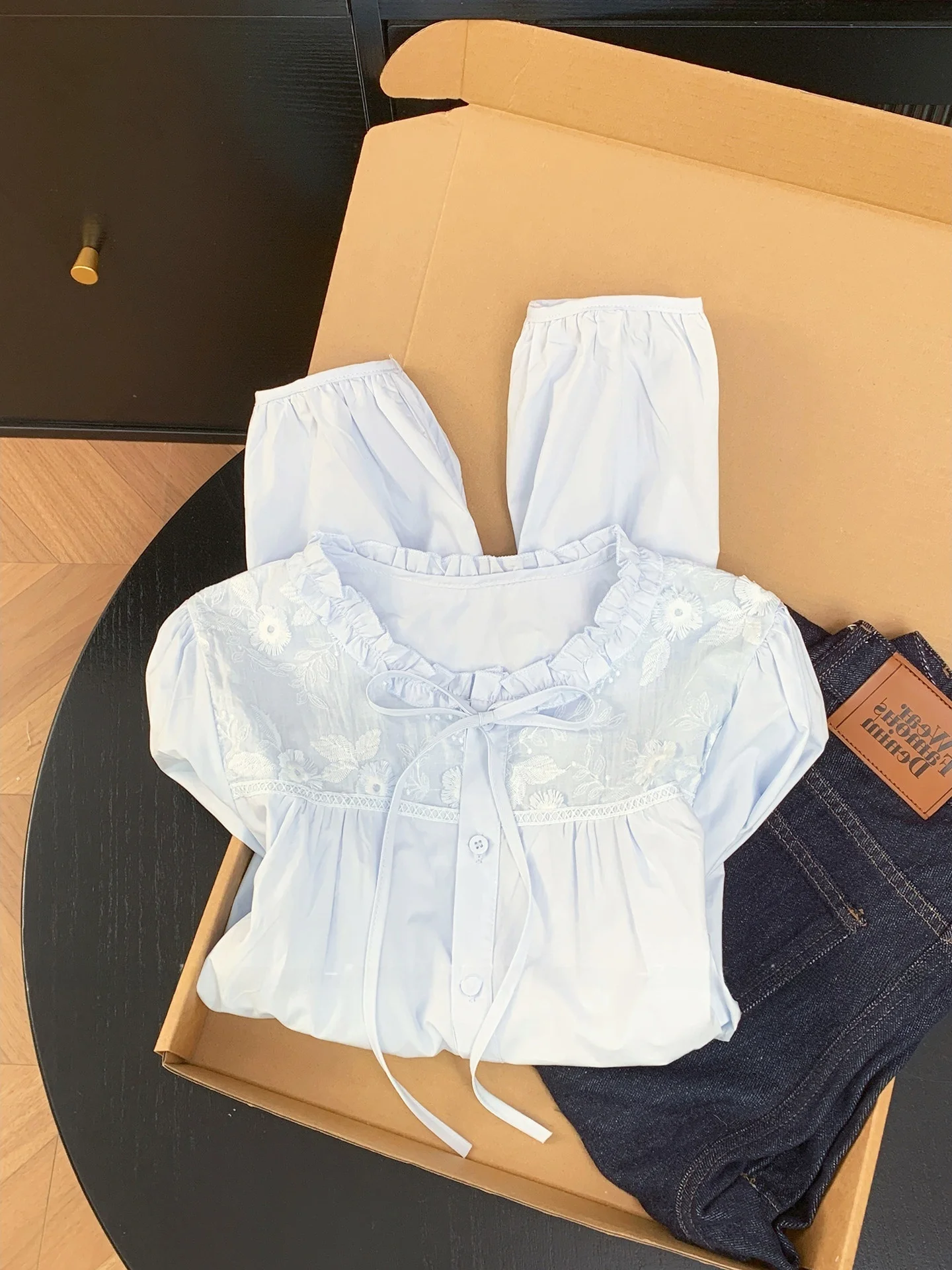 

Ele Lace Patchwork irt Women's Design Unique Anti-Aging High-End Sensation Spring 2026 White Top with Wood ain E...