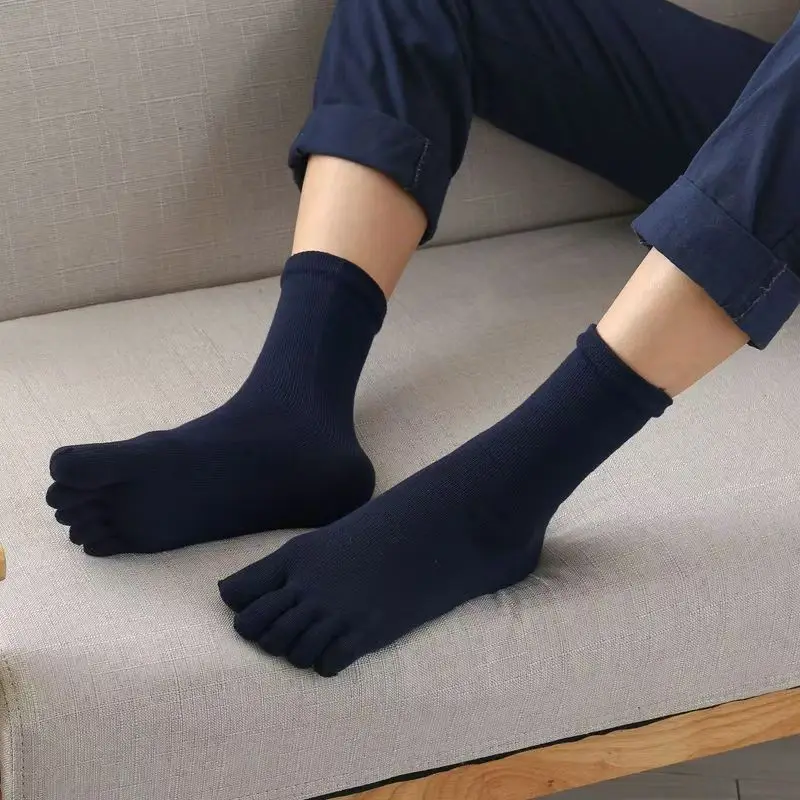5 pairs of solid color white five finger split toe socks with breathable vertical pattern cotton material, Japanese style