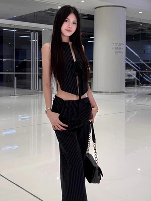 

Модный черный топ без рукавов с завязками на талии и широкие брюки с высокой талией, женский летний комплект из двух предметов, дышащий, легкий...