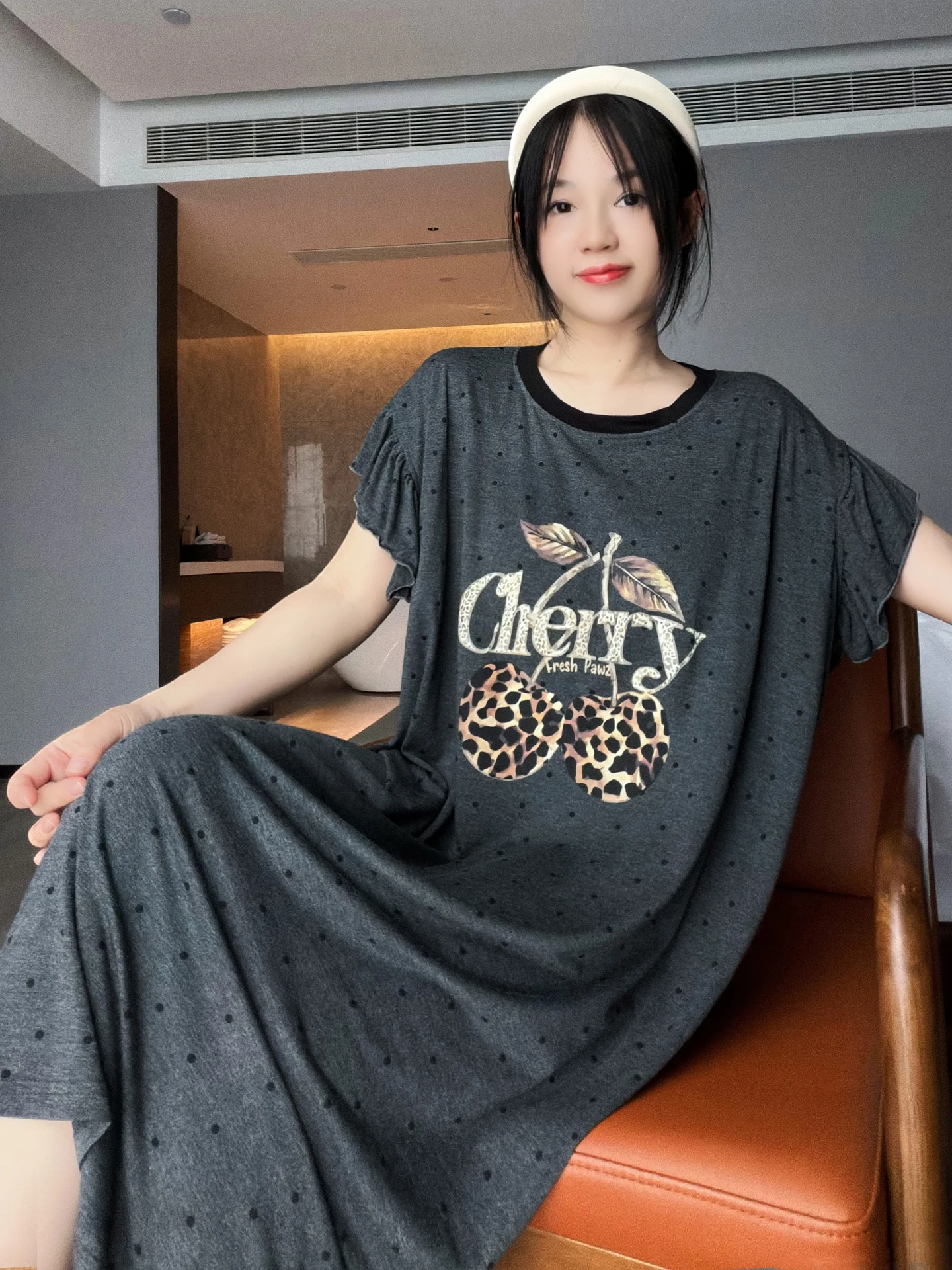 チェリープリントモーダルパジャマ女性のゆったりとした長袖ナイトガウンホーム服抗膨らみ夏快適なカジュアルガウン