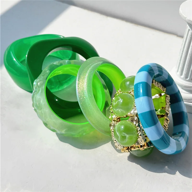 HUANZHI Sweet Transparent Green Resin Bracelet Irregular Elastic Splicing Geometric Wide Clear Bangle Jewelry for Women
