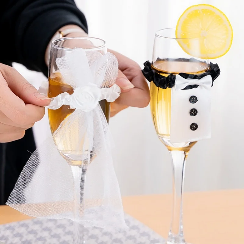 

2Pcs/Set Bridal Veil Bow Tie Bride & Groom Tux Bridal Veil Wedding Party Toasting Wine Glasses Decor Wedding Party Decoration