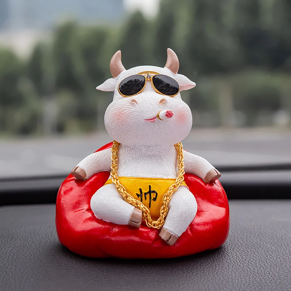 Car Ornament Resin Cattle Decoration Car Dashboard Decor Ornaments Auto Accessories Car Interior Interior Accessories B