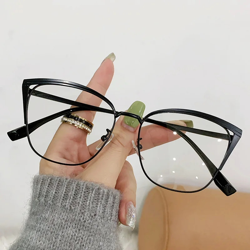56771 Mode Cat Eye Aushöhlen Opticacle Rahmen Frauen Neue Metall Flache Spiegel Farbige Augenbraue Rahmen Anti Blau Computer Gläser